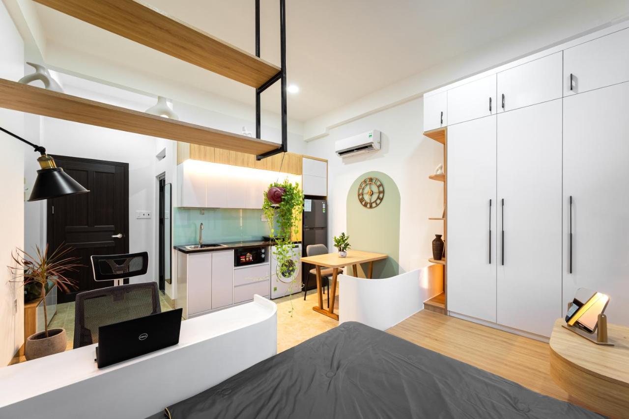 Sweet Homes - W Kitchen & Netflix